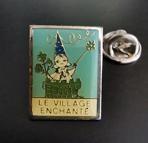 Pin's Le Village Enchanté 003