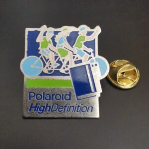 Pin's Polaroid High Definition
